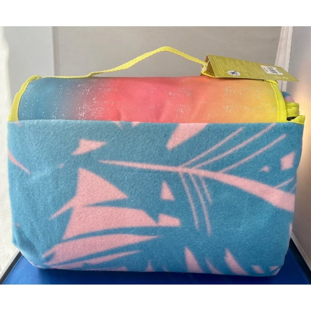 Disney Picnic Beach Blanket Stitch NEW Exclusive 2018 70
